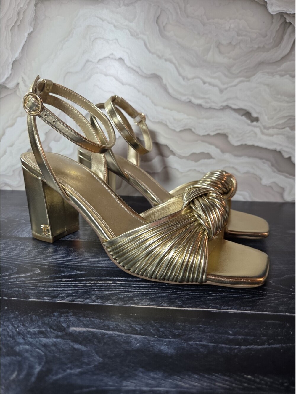 Tommy Hilfiger Sarifina Gold Metallic Knot Block Heel Sandals Women’s 9.5 M